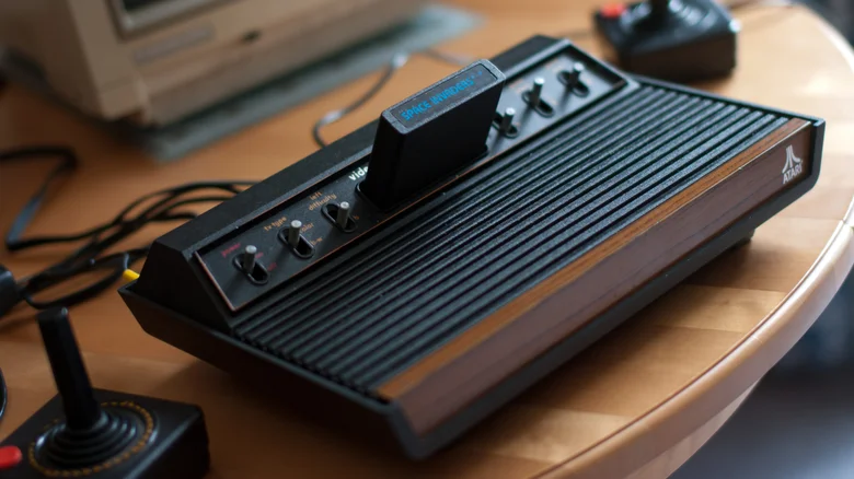 ย้อนวันวาน Atari 2600 จากเครื่องเกมในยุค 80 สู่ของสะสมราคาแพง