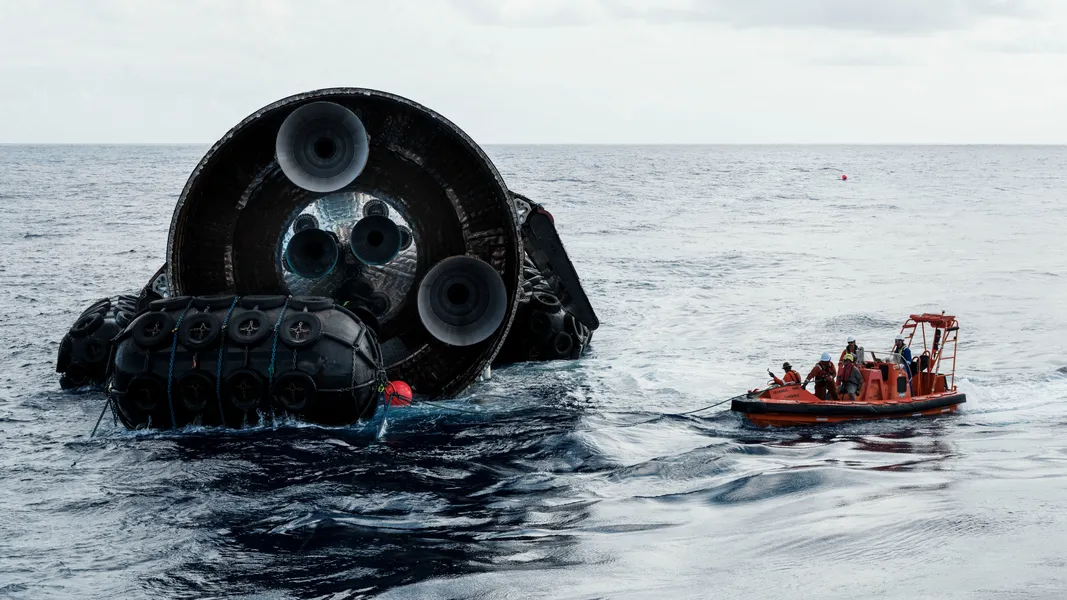 Starship พลิกคว่ำกลางทะเลแต่ยังอยู่รอด! SpaceX เร่งลากกลับฝั่ง พร้อมเก็บข้อมูลสำคัญ